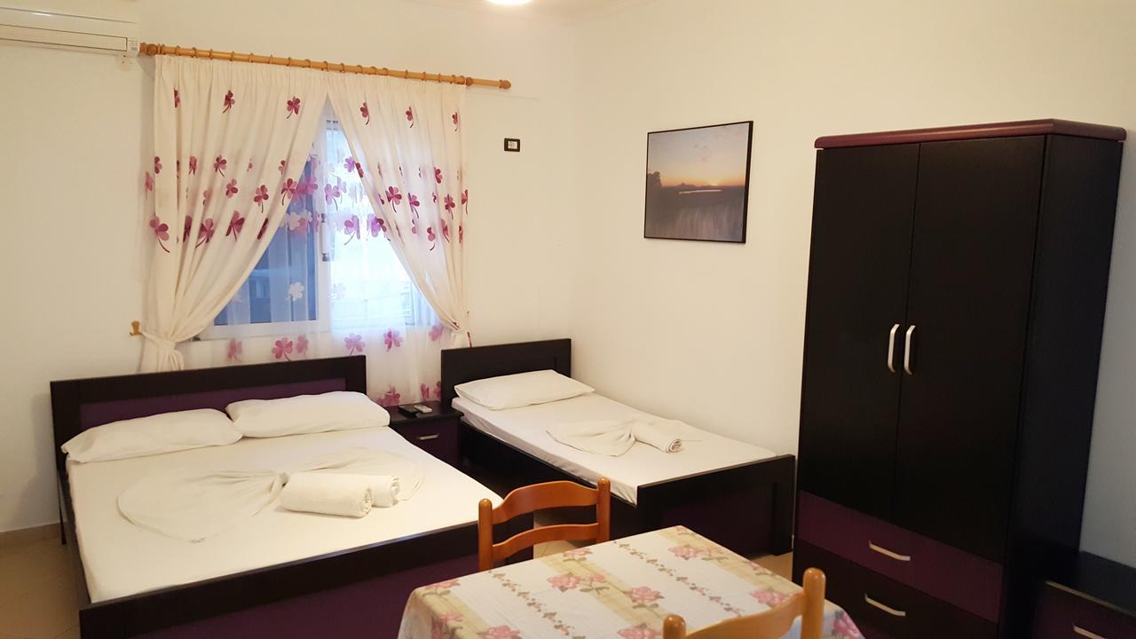 Family Hotel Haruni Εξαμίλιο Εξωτερικό φωτογραφία