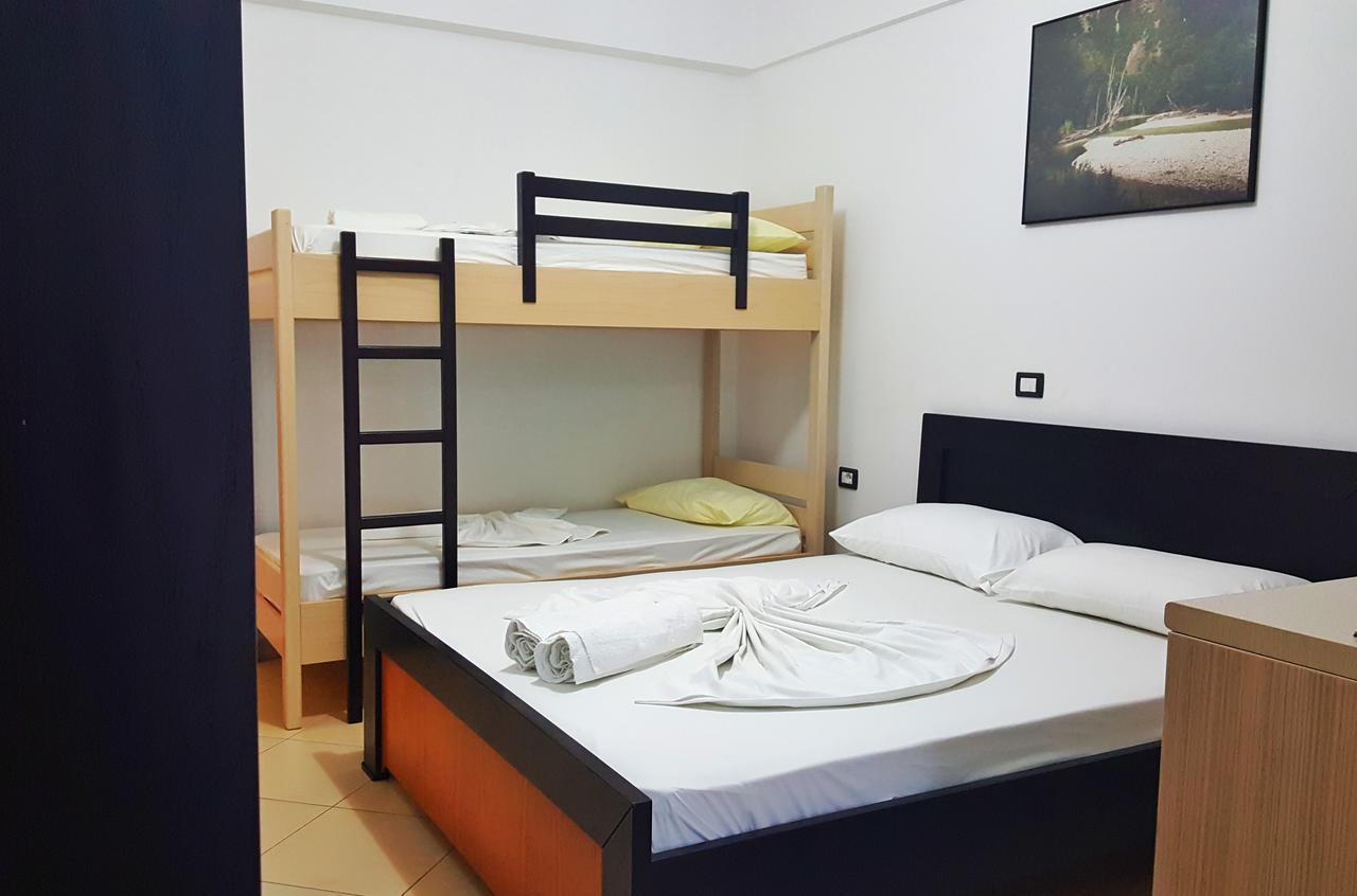 Family Hotel Haruni Εξαμίλιο Εξωτερικό φωτογραφία