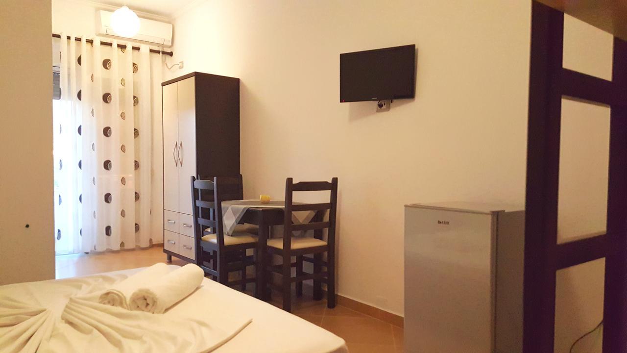 Family Hotel Haruni Εξαμίλιο Εξωτερικό φωτογραφία