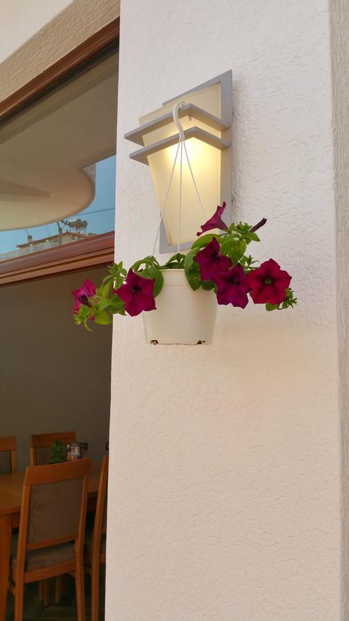 Family Hotel Haruni Εξαμίλιο Εξωτερικό φωτογραφία