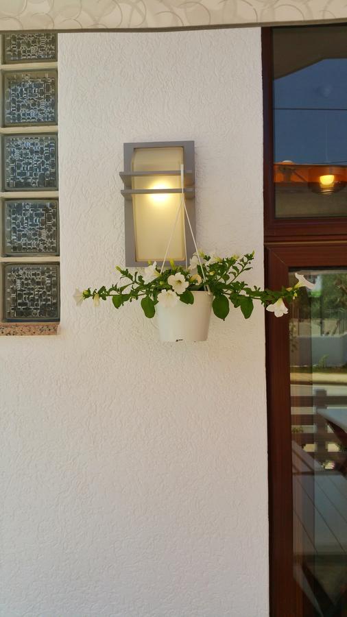 Family Hotel Haruni Εξαμίλιο Εξωτερικό φωτογραφία